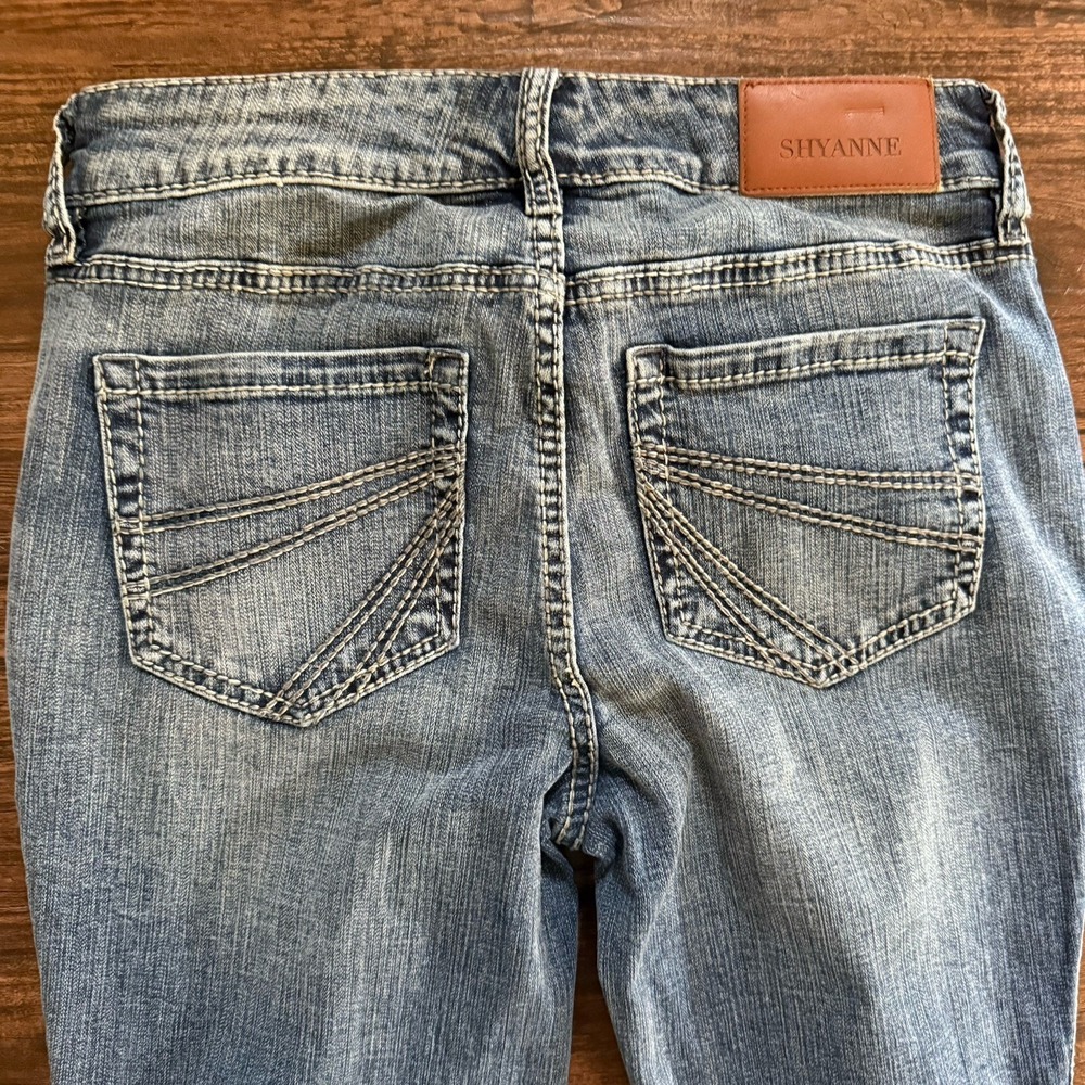 Shyanne Women's 29 x 31 Mid Rise Bootcut Jeans Medium Wash Western Cowgirl
